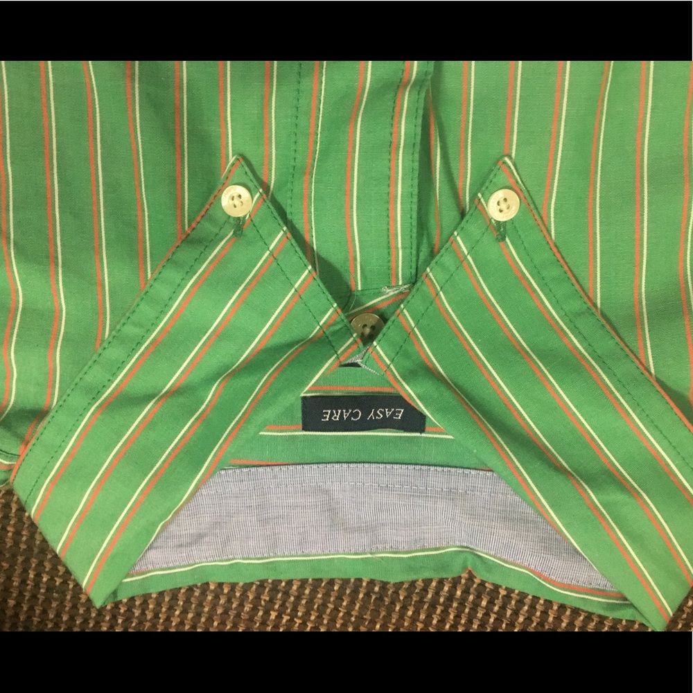 New Chaps classic casual button down shirt!